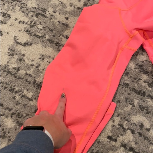 Lululemon reversible capri size 6 - Picture 3 of 3